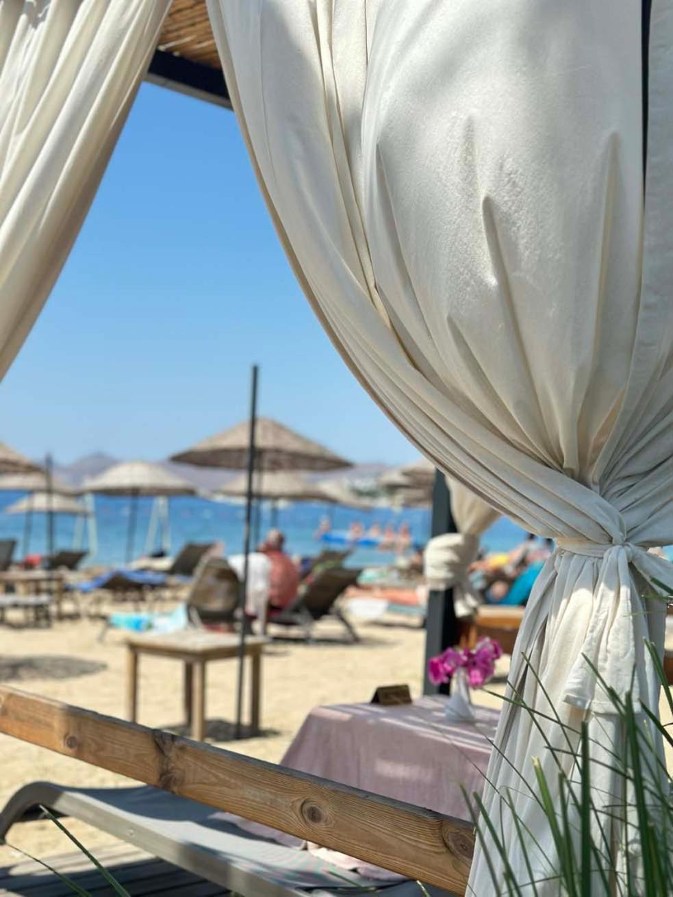 Ambrosia Hotel Beach & Spa Битез Екстериор снимка