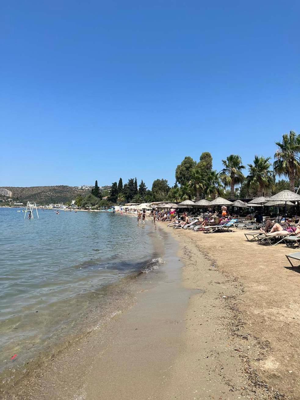 Ambrosia Hotel Beach & Spa Битез Екстериор снимка