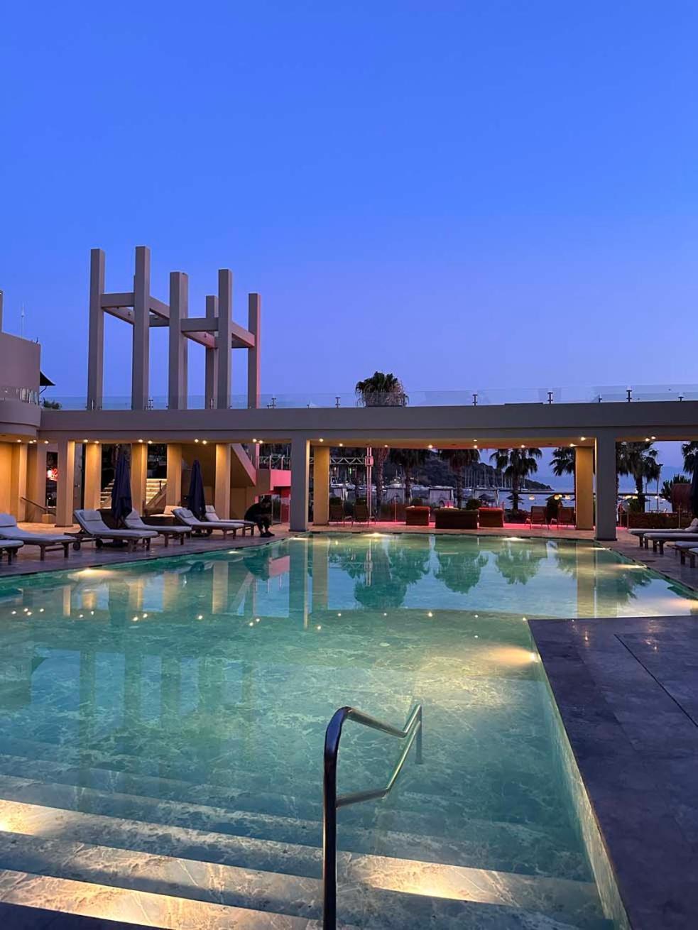 Ambrosia Hotel Beach & Spa Битез Екстериор снимка