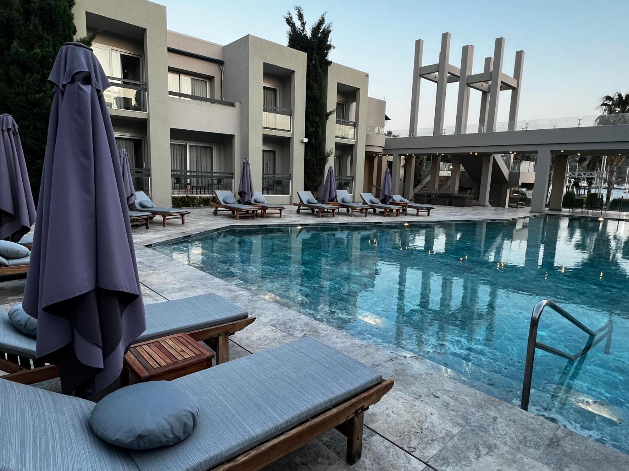 Ambrosia Hotel Beach & Spa Битез Екстериор снимка