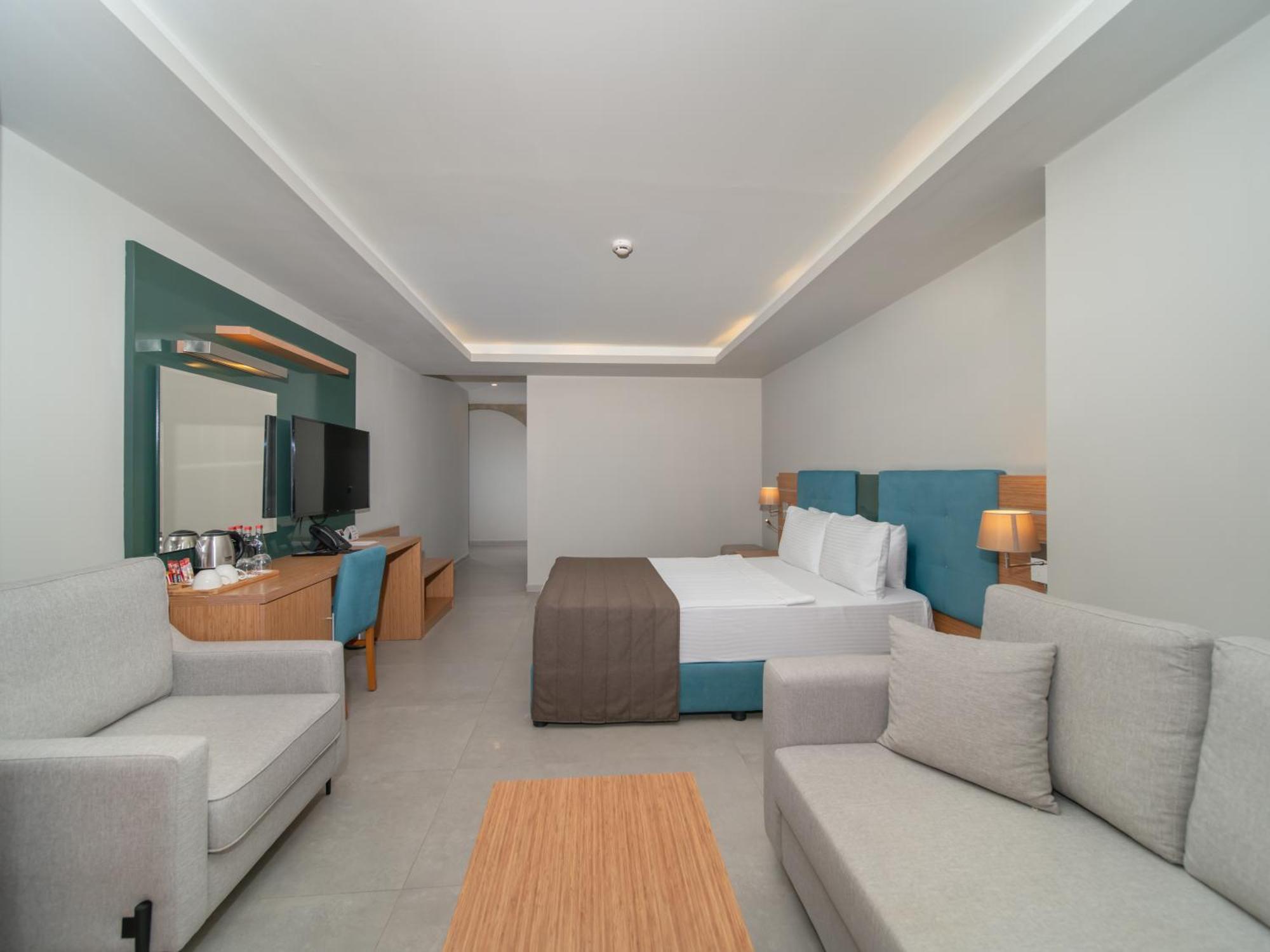 Ambrosia Hotel Beach & Spa Битез Екстериор снимка