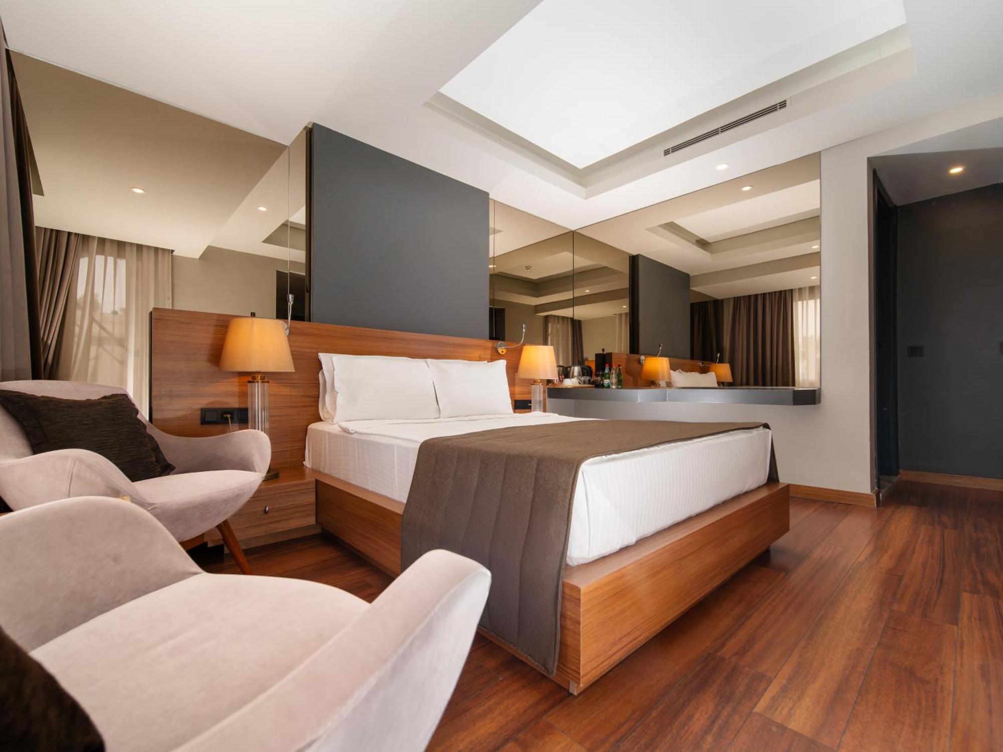 Ambrosia Hotel Beach & Spa Битез Екстериор снимка